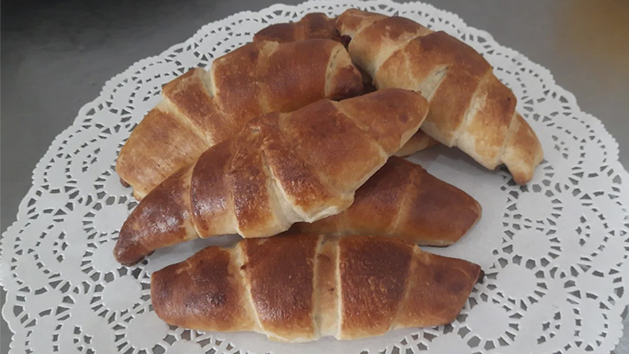 Круассан со сгущеным молоком